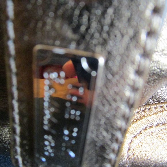 The Sak Gold Leather Shoulder Bag - Picture 7 of 15